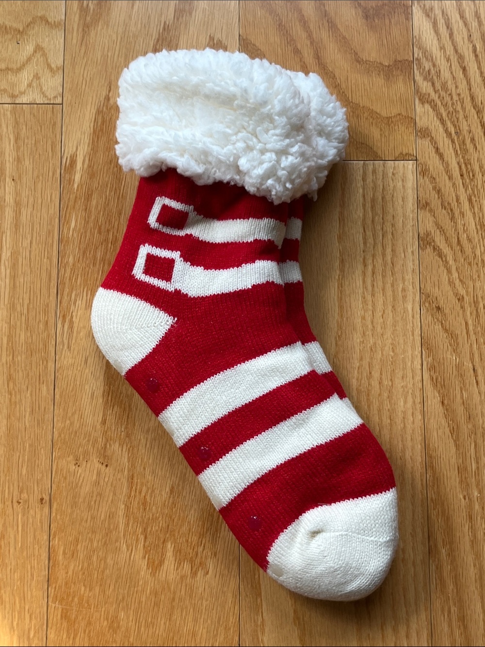 Cozy Red & White Fuzzy Cuff Slipper Socks size adult 9 to 11
